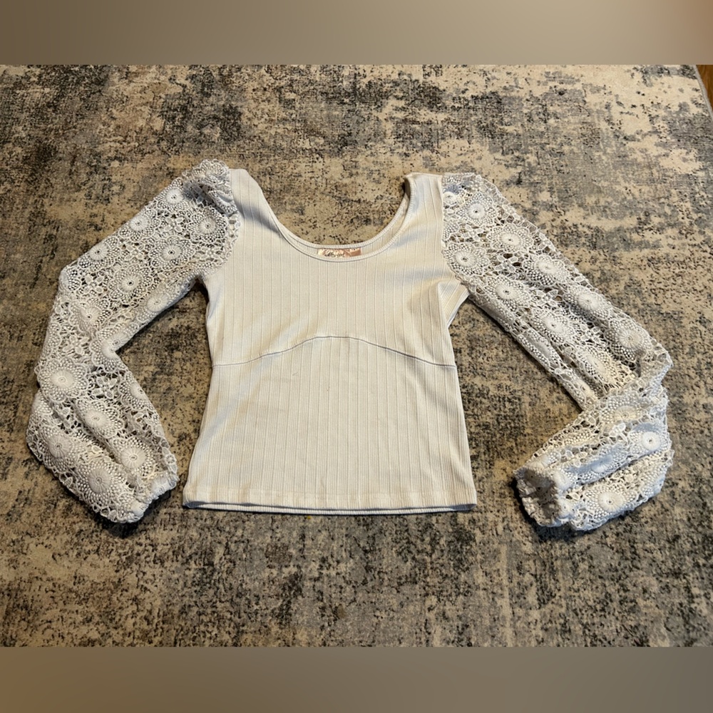 White Lace Sleeve top from willow and root